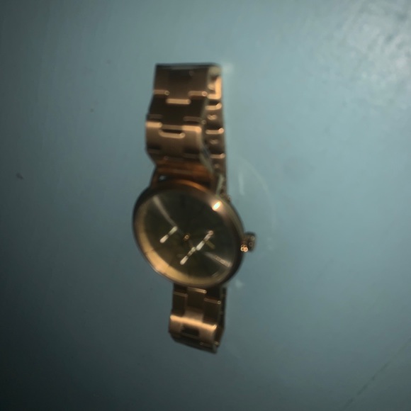 Michael Kors Gold Watch - Picture 2 of 4